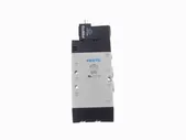 Распределитель с электроуправлением FESTO CPE18-M1H-5L-1/4 163142