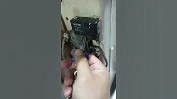 Mostrando acionamento piloto da Válvula direcional pneumatica parte 1